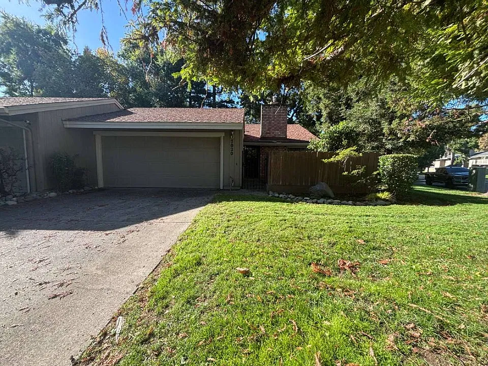 7020 La Costa Ln