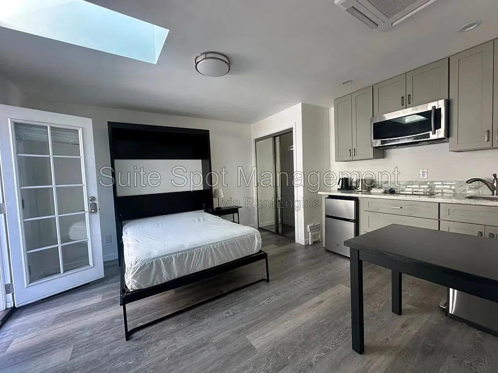 1 bed, 1.0 bath, $1,995 — Photo 1