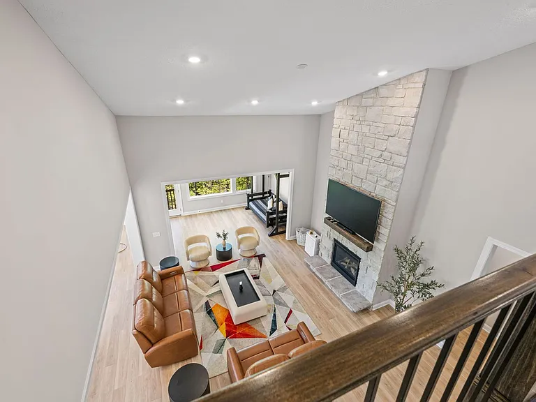 233 Lake Balaton Dr — Photo 22