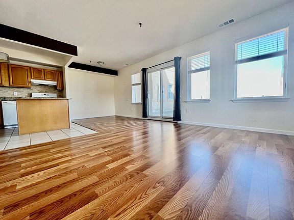 5th image of 1438 Outlook Ave #A