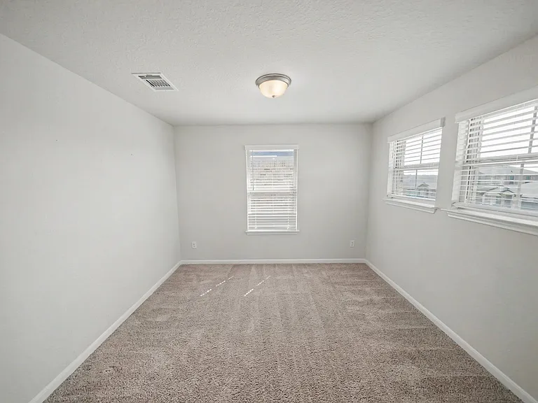 3037 Beringer Blvd — Photo 37