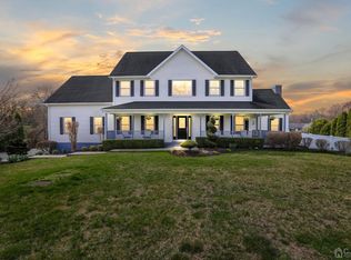 435 Schoolhouse Rd, Monroe Township, NJ 08831