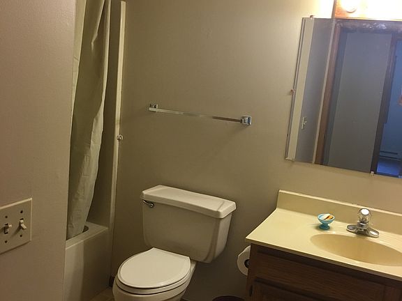 3rd image of 716 Sloan St Unit A