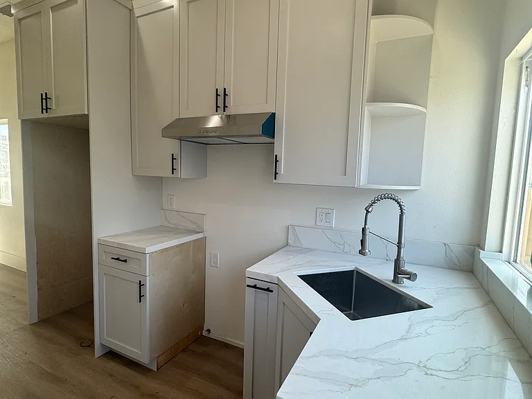 8847 Isora St — Photo 3