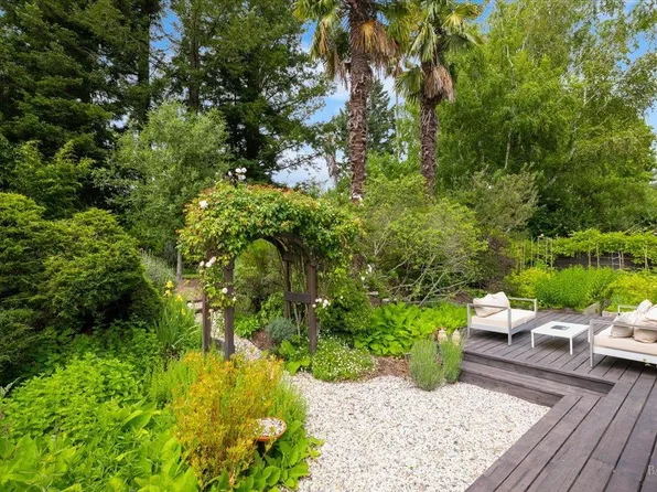7960 Bella Vista Drive, Sebastopol, CA 95472