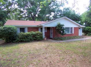 101 Rosebud Dr, Palestine, TX 75801