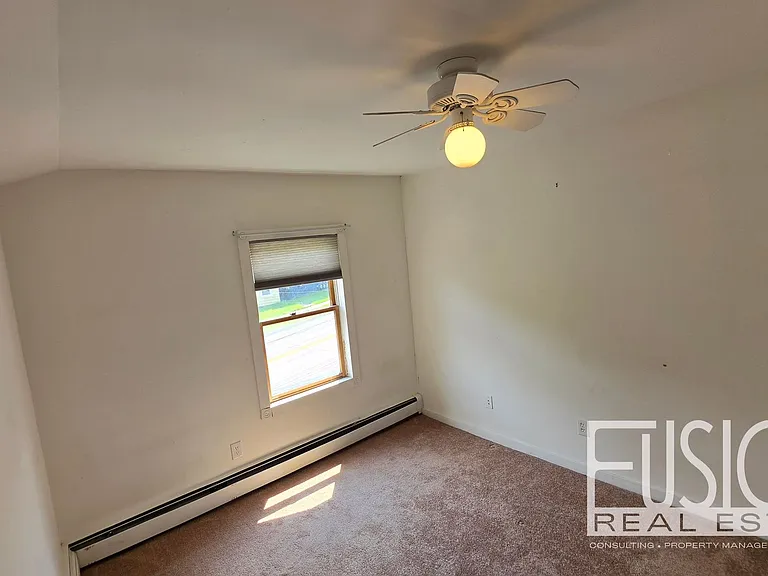 446 Colchester Ave — Photo 3