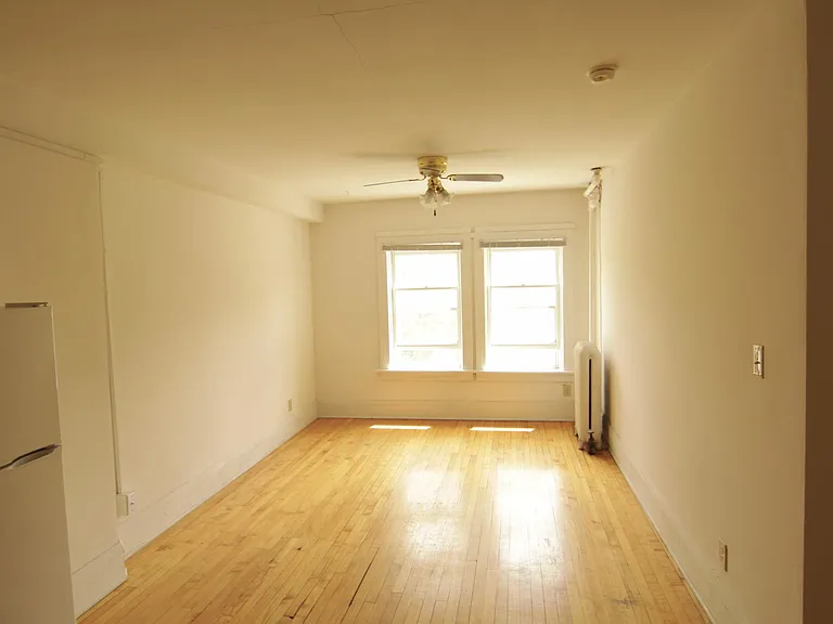 676 State St #405 — Photo 2