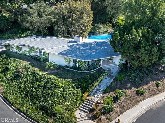 3rd image of 16237 Meadowridge Rd