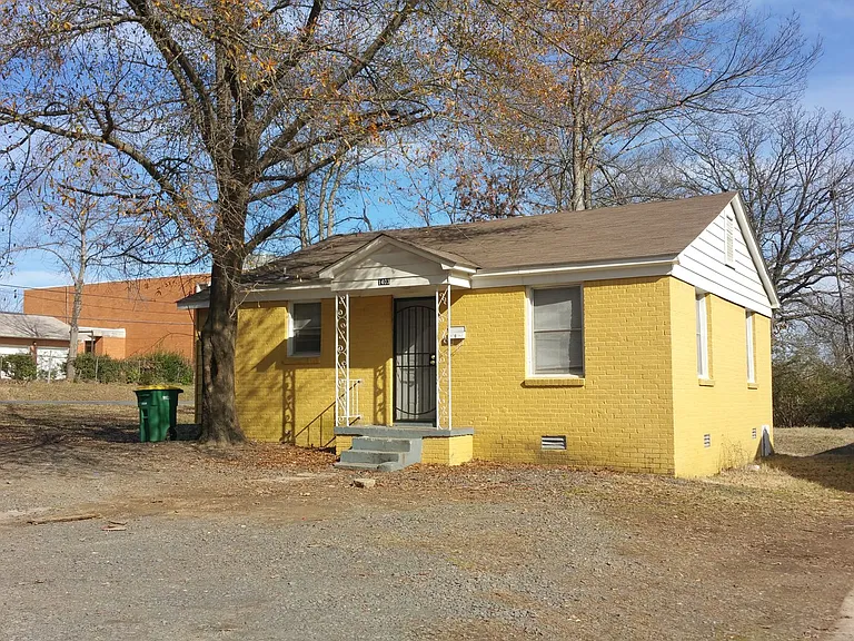 1403 S Van Buren St — Photo 5