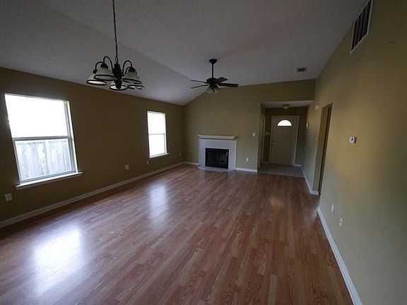 3rd image of 3211 Erickson Ave