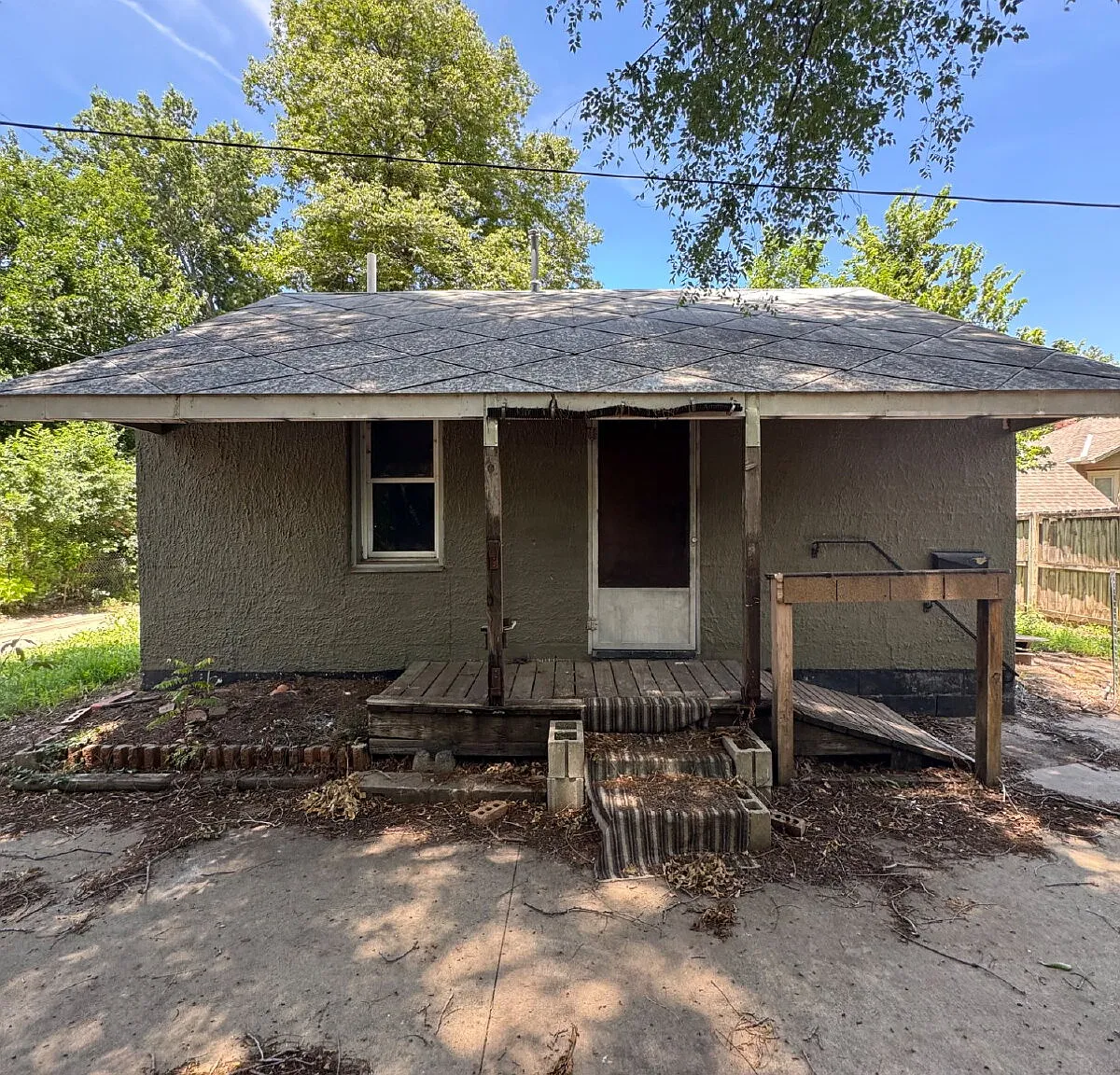 1 bed, 1.0 bath, $595 — Photo 2