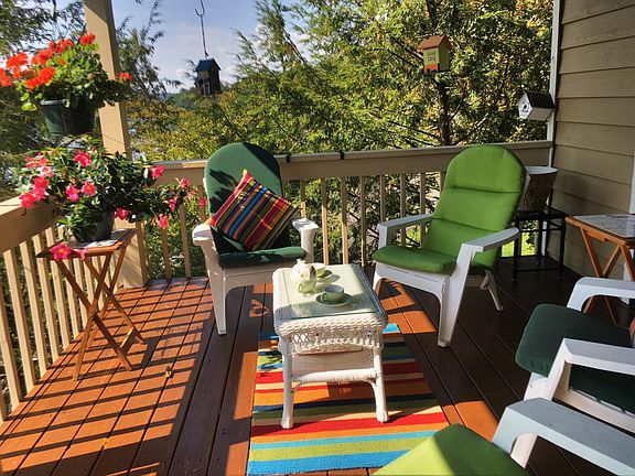 Lovely decks; lake views. 