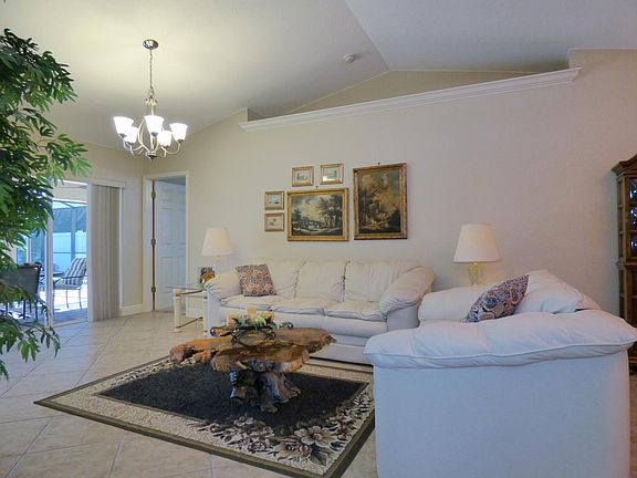4th image of 1002 SE 21st St