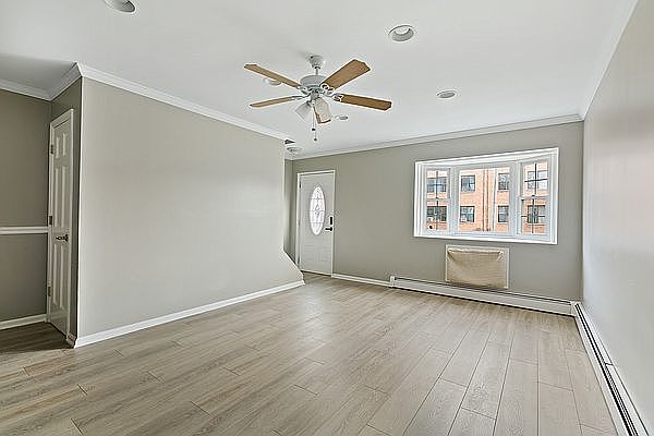 1st image of 10 Columbus Pl #2