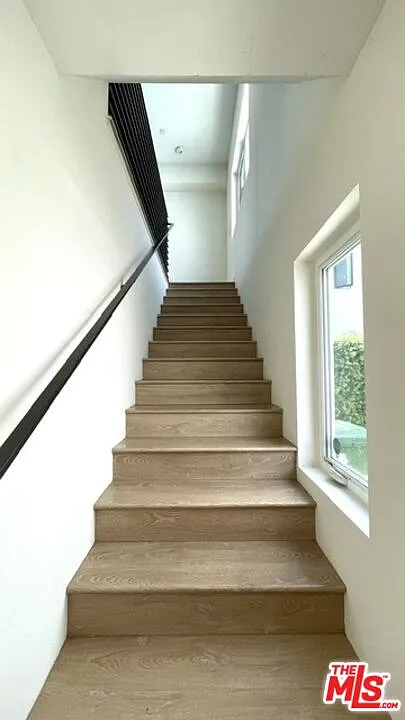 3 bed, 2.5 bath, 1317 sqft, $3,675 — Photo 4