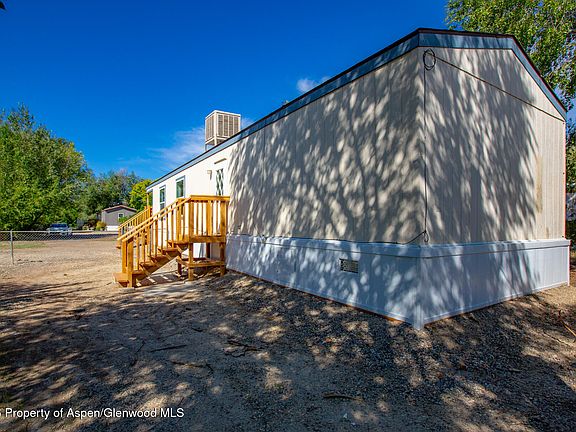 5th image of 552 E View Dr