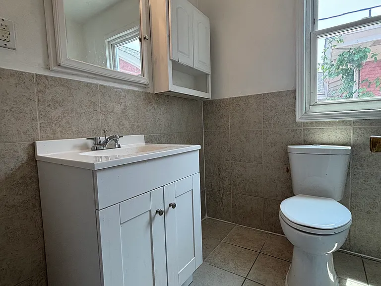 102 15th St #2 — Photo 8
