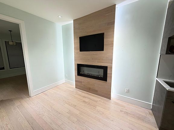 4th image of 542 Newark Ave #39E