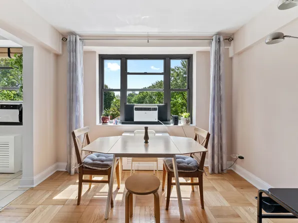 3103 Fairfield Avenue image 3 of 12