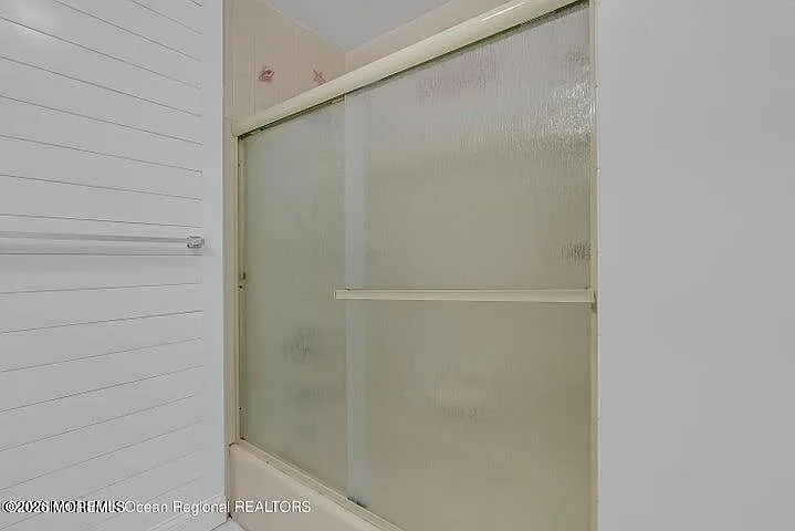 19 Bradley Ave — Photo 15