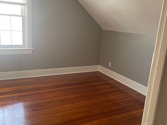 5th image of 345 Waterman Ave #1