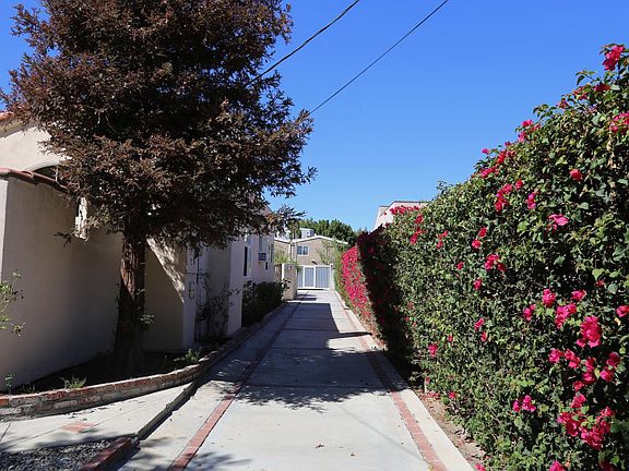 5th image of 5321 Riverton Ave