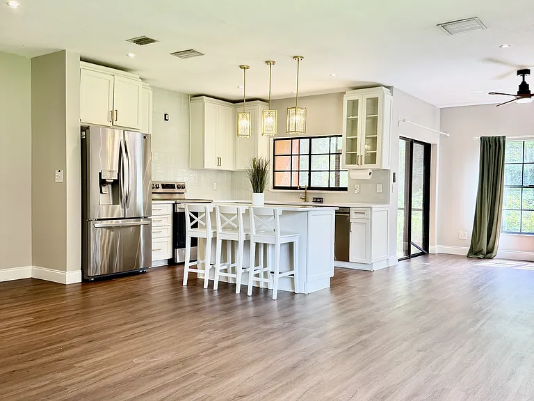 1050 Blackwater Dr #1 — Photo 16
