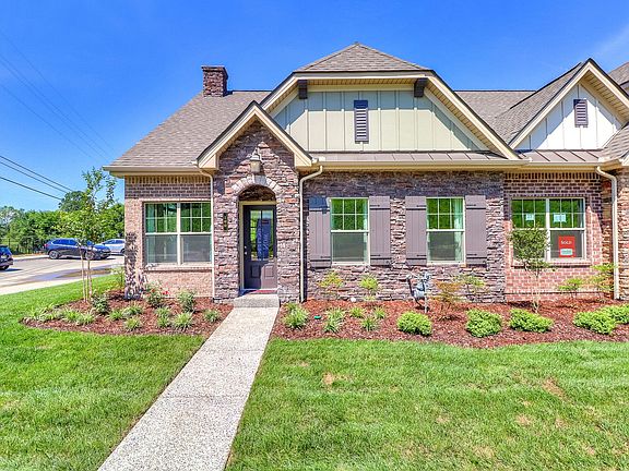 Everleigh GR Elevation E This is a model representation, not the actual home