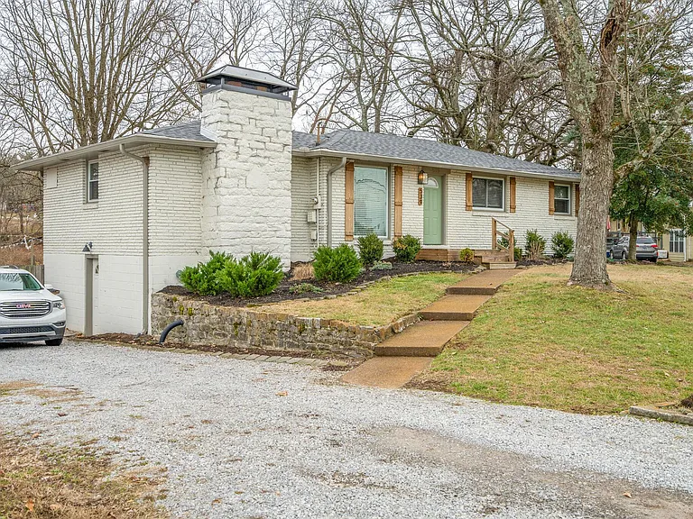 539 Northcrest Dr — Photo 4