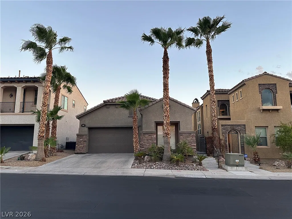 4 bed, 3.0 bath, 1720 sqft, $2,350 — Photo 2