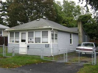 68 Mawney Ave, Warwick, RI 02889