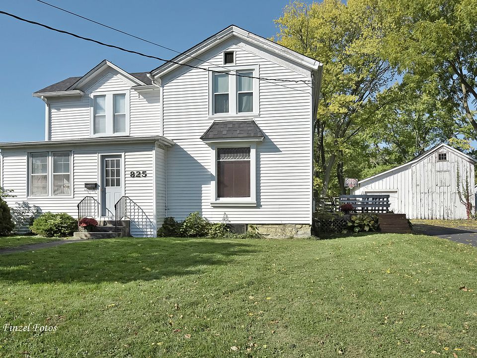 1st image of 825 Wicker St