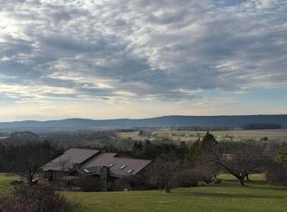 8C Mountain Rd, Sugarloaf, PA 18249