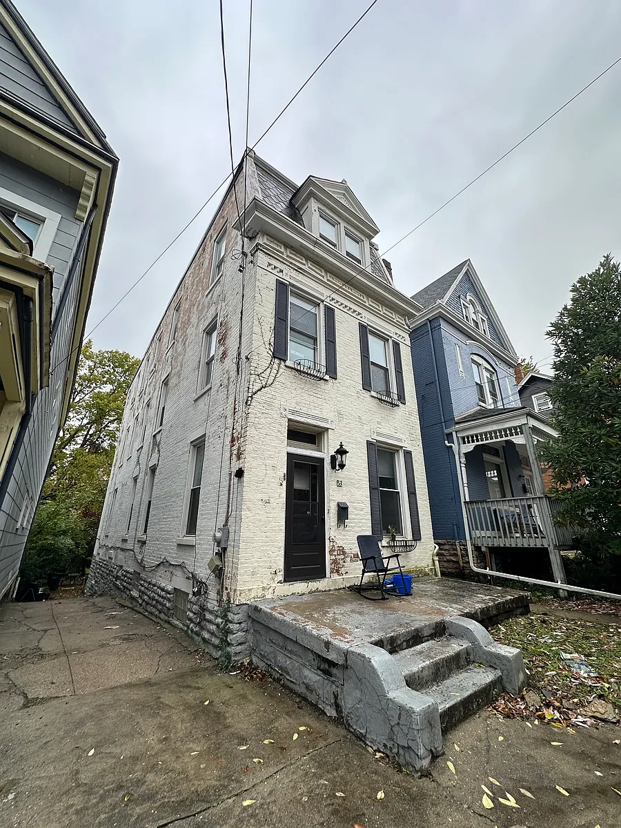 Building Photo - 53 Parker St