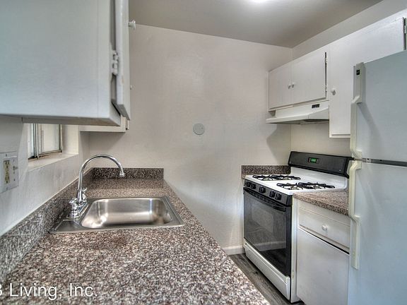 2nd image of 1336 Adobe Dr APT 04
