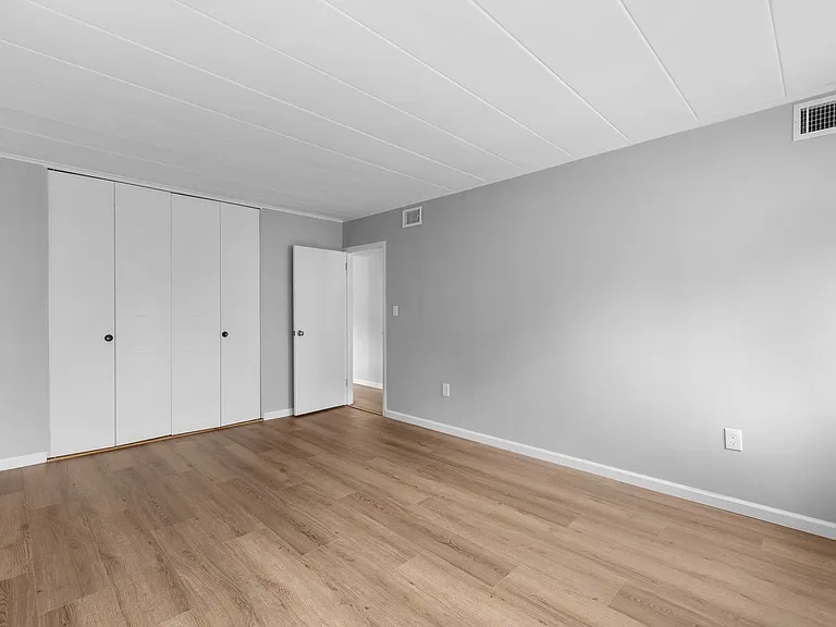1005 Woodrow Ave #3F — Photo 11