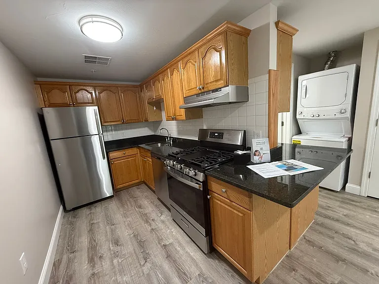 Pondsview Apartments — Photo 119