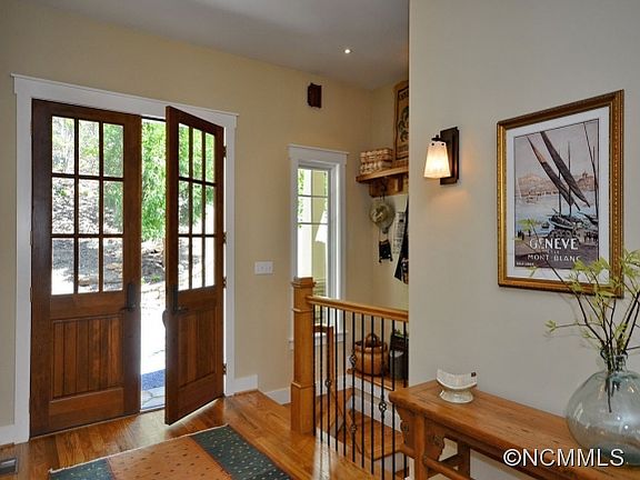 3rd image of 48 Sugar Maple Dr