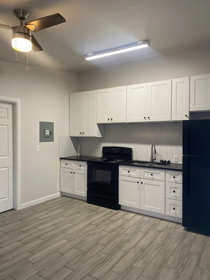 All Bills Paid! Beautiful 1-Bedroom In Southtown — Photo 1