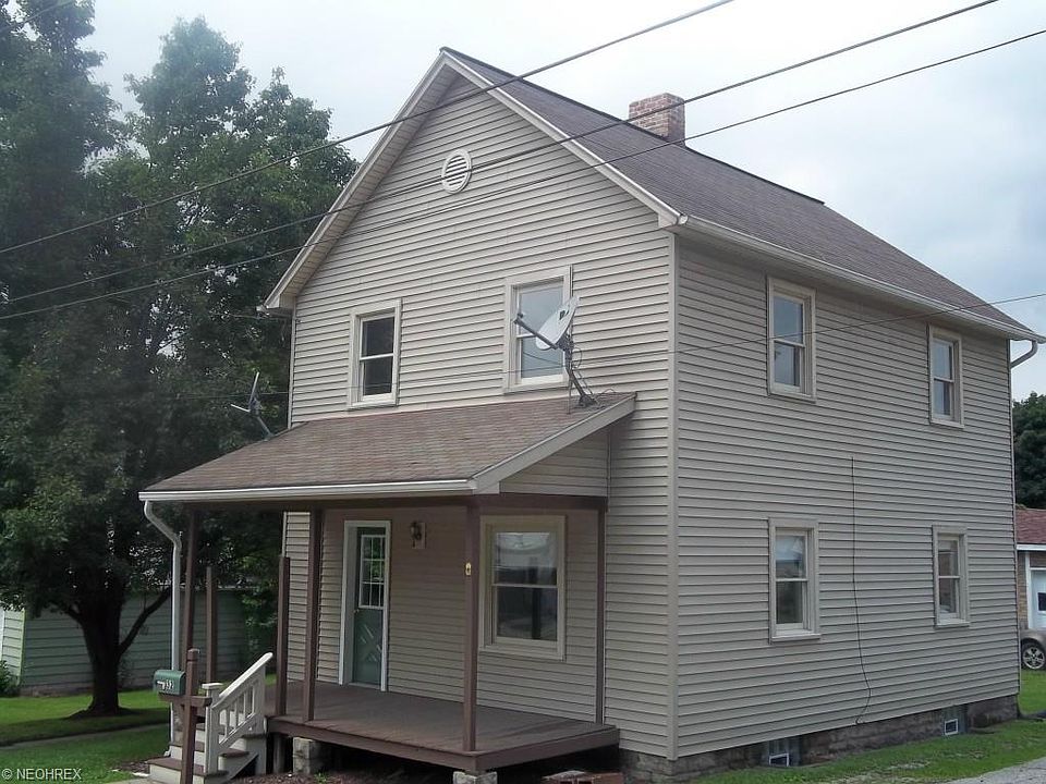 1st image of 32 Oak St
