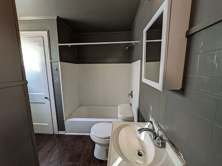 1243 Long Avenue — Photo 16