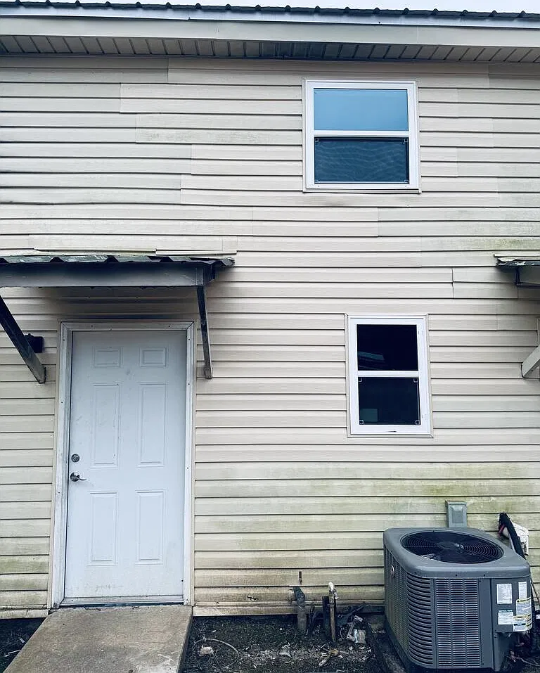 2 bed, 1.0 bath, 810 sqft, $800 — Photo 1