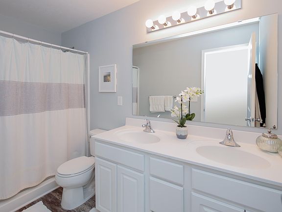 5th image of 59256 Silvergrass Dr