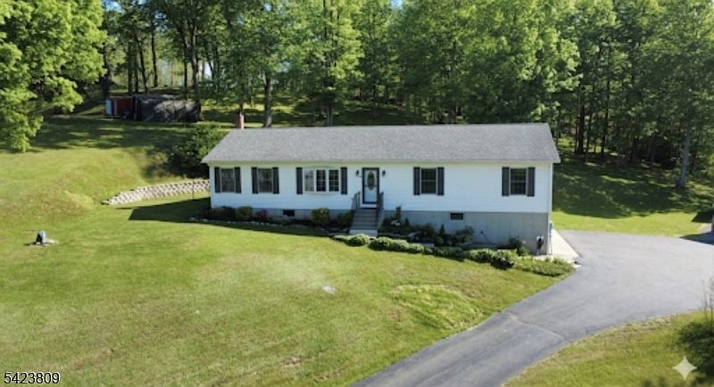 1st image of 30 Buttzville Rd