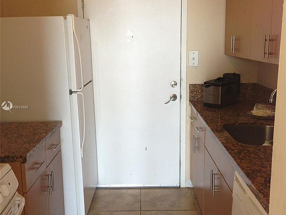 5th image of 2000 NE 135th St APT 804