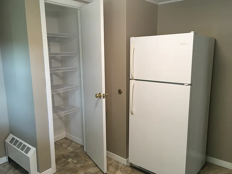 Kitchen (with pantry)