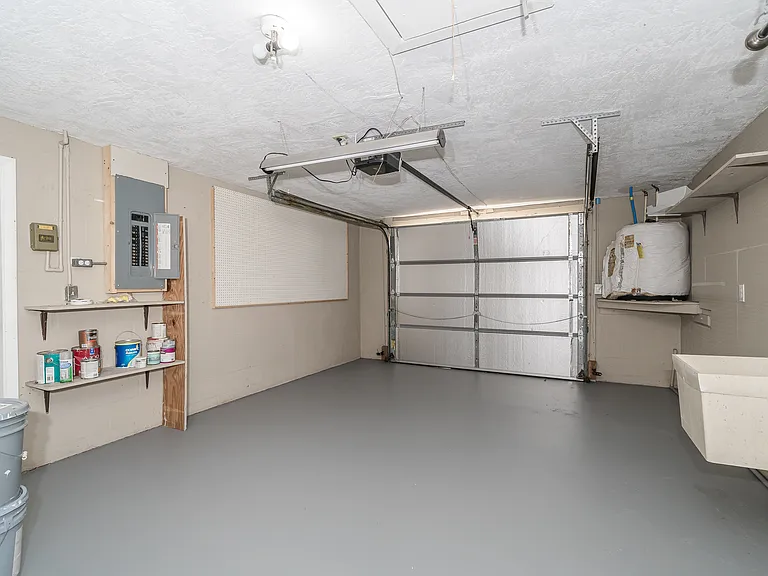 7911 Foxwood Dr — Photo 25