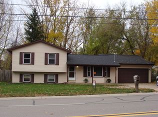 3118 Cascade Rd SE, East Grand Rapids, MI 49506