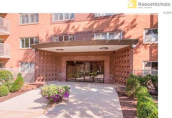 4th image of 310 W 49th St APT 605
